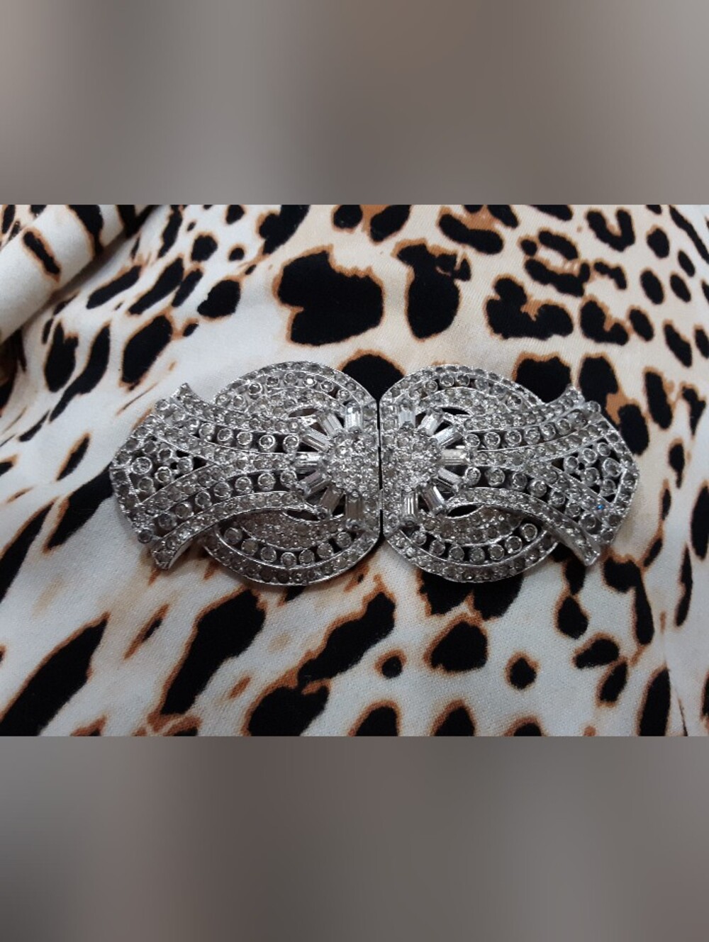 Vintage Rhinestone Brooch - Picture 8 of 8